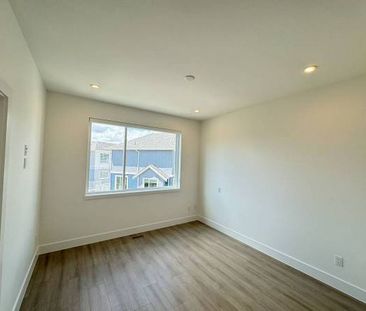 NEW Clayton 2 BED 3 BATH TOWNOHOUSE WITH AC - Photo 2