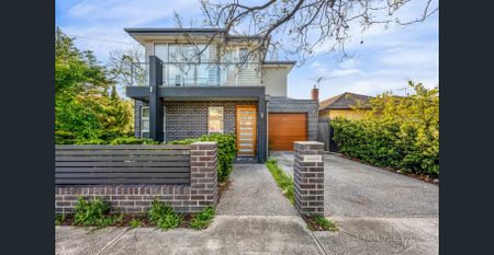 Modern Townhouse in a Prime Essendon Location - Photo 2