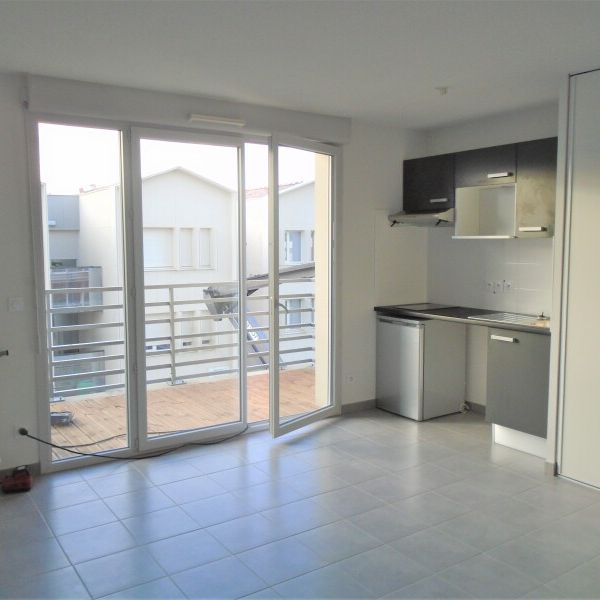 Location Appartement 2 pièces 40m² ST ANDRE DE CUBZAC 33240 - Photo 1