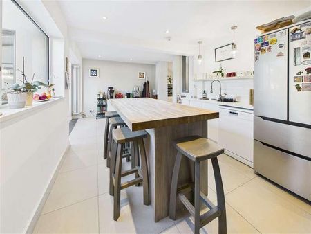 West Grove, Hersham, Walton-on-thames, KT12 - Photo 5