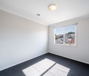 Kensington convenience! - Photo 5