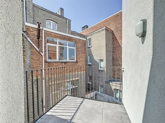 Gezellige studio met terras nabij station Gent-Sint-Pieters! - Photo 1