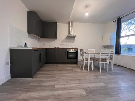 4 bedroom apartment to rent - Photo 3