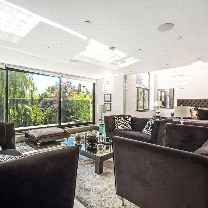 Waggon Road, Barnet - Photo 1