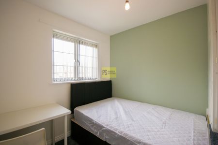 17 Kellett Road - Photo 2