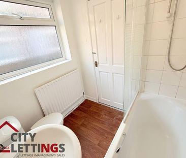 3 bedroom terraced house to rent - Photo 3