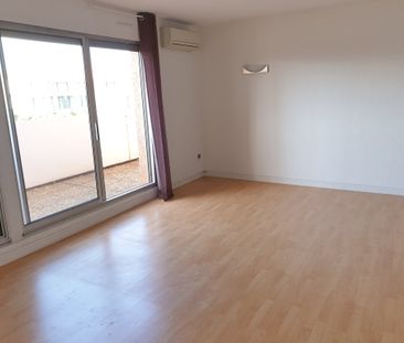 Location Appartement 3 pièces 66m² MARSEILLE 8ème - Photo 4