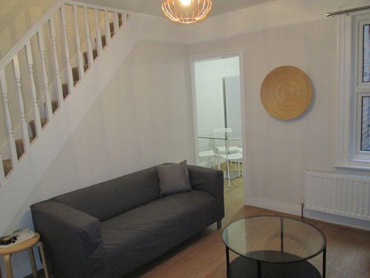 1 bedroom in a house share to rent - Photo 1