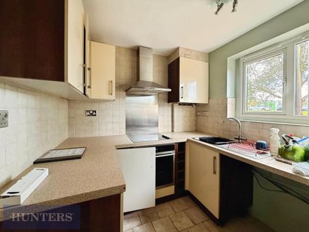 1 bedroom flat to rent - Photo 2