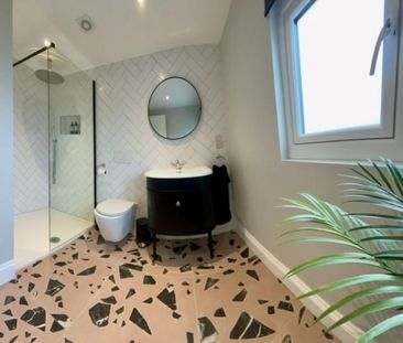 4 bedroom semi-detached house to rent - Photo 3