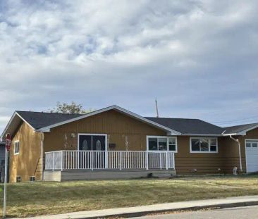 Three bedroom basement for rent | 3 Holmwood Avenue Northwest, Calgary - Photo 1
