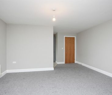 Apt 16 Grafton Court, 85 Kings Road, - Photo 2