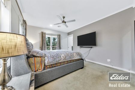Beautiful double storey opposite the Wyndham Village shopping centre ! - Photo 5