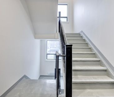 For Lease - 20 Duke Street Unit# 303, Hamilton, Ontario - Photo 4