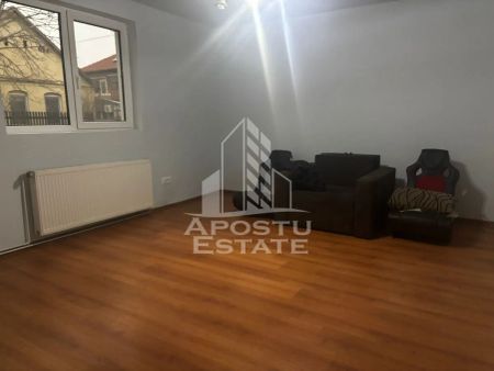 Apartament la casa cu 2 camere, curte proprie, Ghiroda - Photo 4