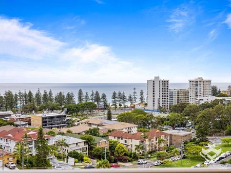 Stunning Burleigh Heads Apartment - Photo 4