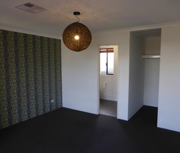 Modern Comfort Meets Convenience – Your Perfect Family Home Awaits!... - Photo 4