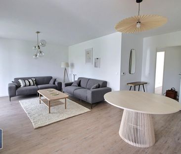 Location Appartement 4 pièces 91m² BRUGES 33520 - Photo 2