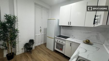 5 room luxury Apartment for rent in Madrid, Spain - Photo 4