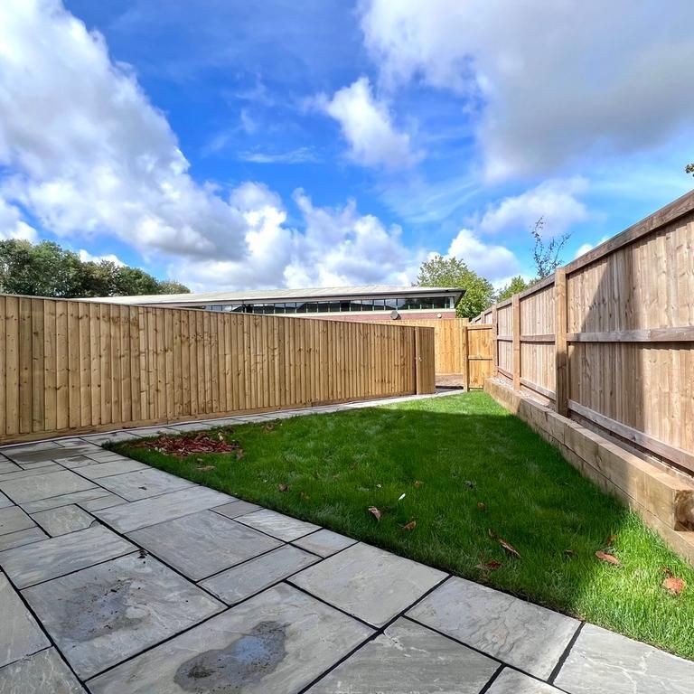 2 bedroom house to rent - Photo 1