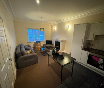 2 bed Apartment - To Let - Photo 2