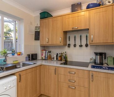 2 bedroom end of terrace house to rent - Photo 1