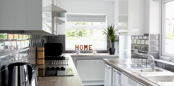 OX Living is proud to present this high-quality 6-bedroom co-living property, perfect for working professionals looking for stylish, stress-free living. Room 5 - Photo 2