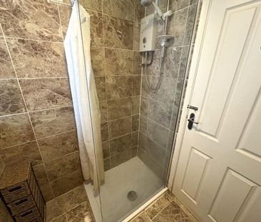 3 bedroom flat to rent - Photo 1