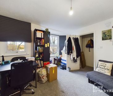 1 bed flat to rent in New Road, Chatham, ME4 - Photo 2