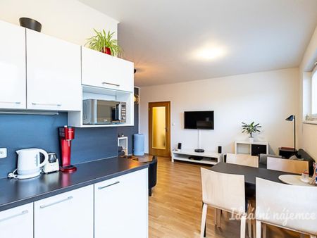 Pronájem bytu 1+kk 32 m2 - Fotografie 5
