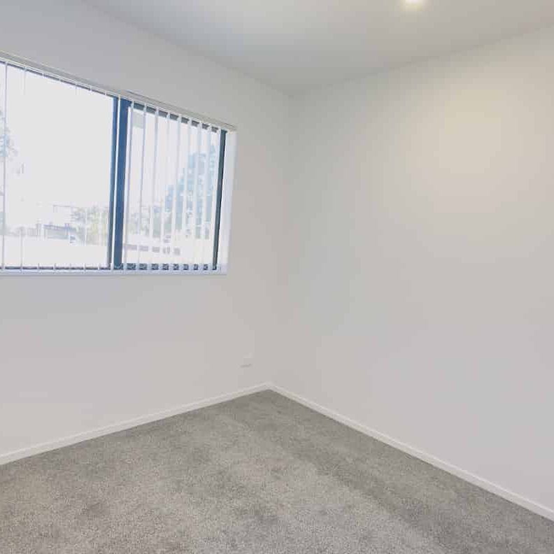 Newly Built 4 Bedroom 2.5 Bathroom house available for Rent ! - Photo 1