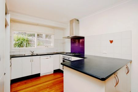 3 Bed, 1 Bath - Photo 4