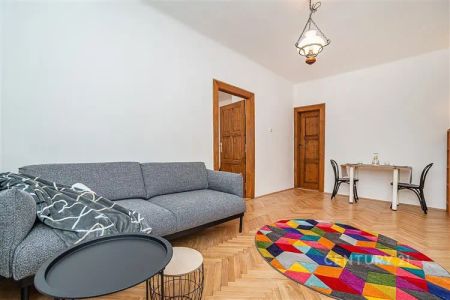 Pronájem světlého bytu 2+1 s lodžií na prestižní adrese v Karlíně - Фото 4