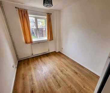 Lawrence Walk, Newport Pagnell, MK16 - Photo 6