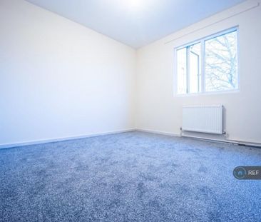 2 bedroom end of terrace house to rent - Photo 1