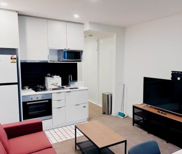 Master Bedroom - Photo 4