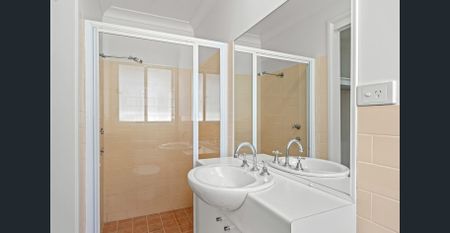 Coastal Living – 4 Bedroom Family Home - Photo 2