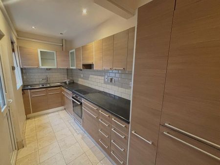 2 bedroom terraced house to rent - Photo 3