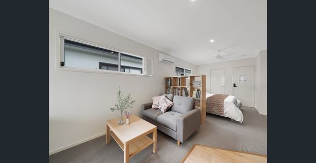 MODERN FURNISHED STUDIO APARTMENT – BILLS INCLUDED! - Photo 1