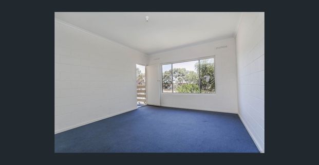 Between the City and Sea - Photo 1