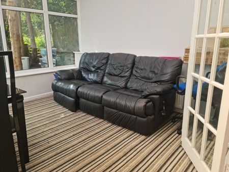 8 Bed Student House in Winton - Photo 2