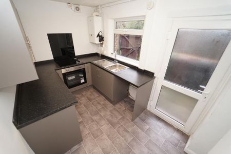 2 bedroom terraced house to rent - Photo 5