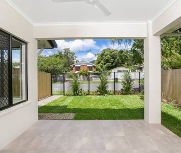 SPACIOUS 4 BEDROOM TOWNHOUSE (UNFURNISHED) - Photo 6