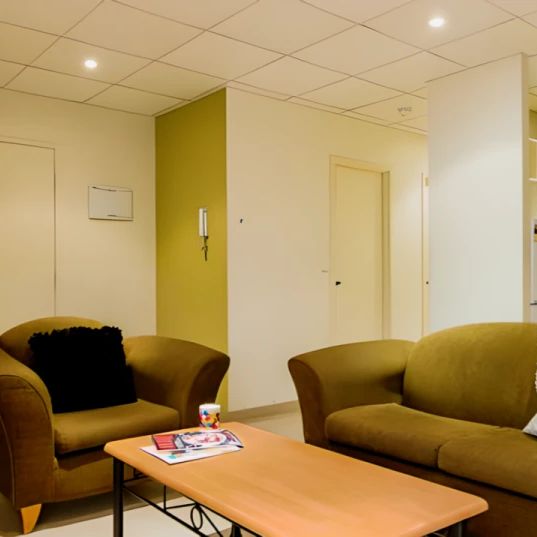 5 Bedroom Apartment-Room 1 - Photo 1