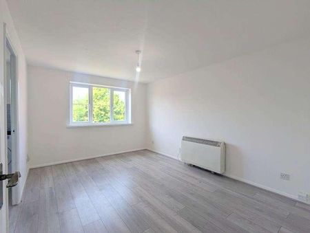 Redford Close, Feltham, TW13 - Photo 4