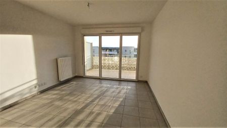 location Appartement T3 DE 60.36m² À ARLES - Photo 5