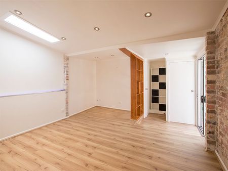 Charm and Character filled 2 Bedroom Home! - Photo 4