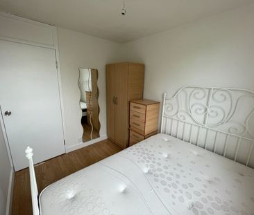 Room in a Shared Flat, Blomfield Court, SW11 - Photo 1