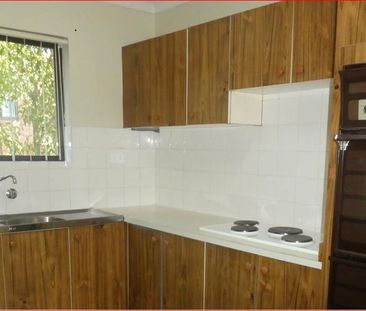 Well maintained 1 bedroom unit - Photo 1
