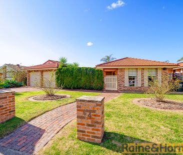 Spacious Family Home in Quakers Hill - Photo 2